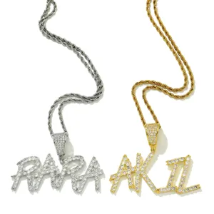 Iced-Out Hip-Hop-Halsketten mit Buchstaben-Anhänger, Zirkonia und gedrehter Kordelkette