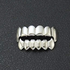 Set grillz a zanna di vampiro hip-hop argento lucido per decorazione dei denti.