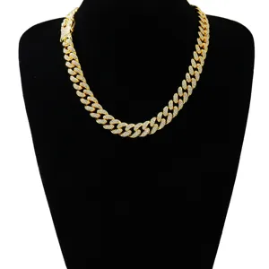 Premium 13mm Iced Out Panzerkette in Goldoptik für trendige Hip-Hop-Styling-Accessoires