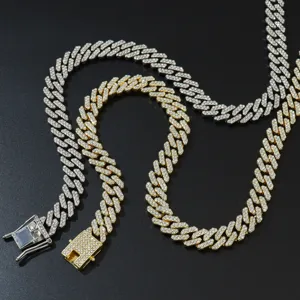 Nahaufnahme von 12mm iced out Gold und Silber Cuban Link Ketten für Herren im Hip-Hop-Stil