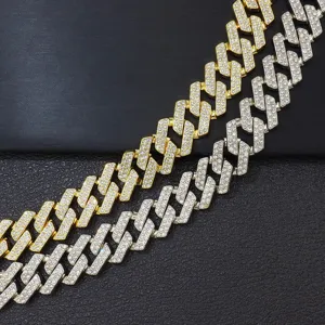 Nahaufnahme von 20mm Iced Out Kuba-Ketten in Gold- und Silberoptik
