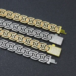 Detailansicht der eisgekühlten H-Link-Kuban-Halsketten in Gold- und Silberoptik