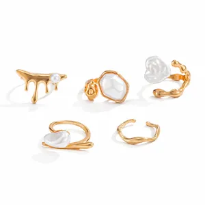 Detaillierte Maße und Gewicht des goldenen flüssigen Ring-Sets mit Perlen-Akzenten
