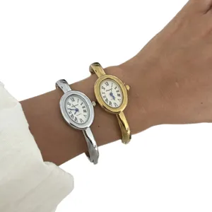 Retro minimalistische Damenuhr mit ovalem Zifferblatt, Armreif-Set in Gold und Silber