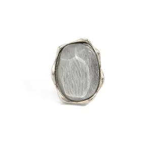 Anello d'argento irregolare vintage con pietra occhio di gatto grigia e fascia regolabile