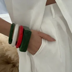 Geometrisches Acryl-Armband-Set im Retro-Stil mit breiten quadratischen und dünnen runden Reifen
