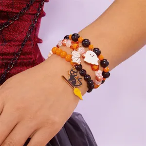 Halloween-Set mit mehrlagigen Stretch-Armbändern, Geist- und Katzenanhängern inklusive
