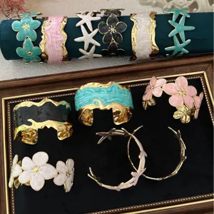 Nischen-Design Emaille Blume Seestern Offener Armreif Vergoldet Breit Welle Armband Modeschmuck Für Damen Urlaub Accessoire