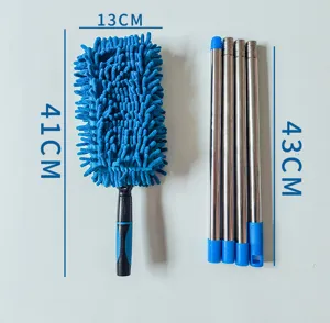 Detailansicht des blauen Chenille-Staubwedels mit Verlängerungsstangen und Maßangaben