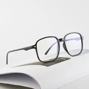 Occhiali anti-luce blu con montatura quadrata nera per computer e protezione degli occhi