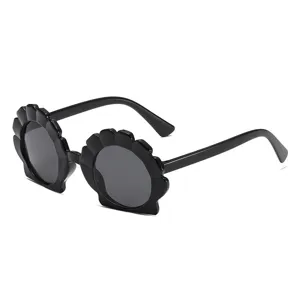 Lindas gafas de sol negras con forma de concha para niños con protección UV