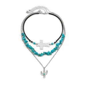 Detailansicht ethnisches mehrlagiges Collier mit Türkis-Imitaten und Kaktus-Anhänger