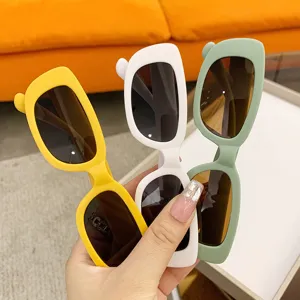 Lunettes de soleil ovales colorées pour enfants en jaune, blanc et vert