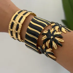 Goldenes und schwarzes Emaille-Armband-Set aus Edelstahl mit Seestern- und Streifenmuster
