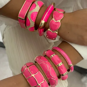 Women Fashion Fuchsia Rose Pink Enamel Bangle Bracelet Gold Tone Alloy Geometric Heart Dopamine Style Jewelry Accessory