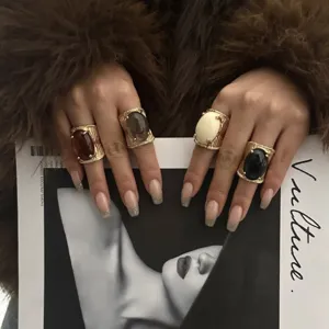 Hip Hop Vintage Alloy Resin Ring For Women Irregular Geometric Chunky Gold Plated Texture Statement Ring Fashion Finger Jewelry