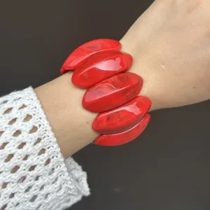 Auffälliges marmoriertes Stretch-Armband aus Resine in Angolarot für modische Damen-Accessoires