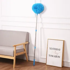 Τηλεσκοπικό ξεσκονιστήρι οροφής με μπλε χνουδωτή κεφαλή και ρυθμιζόμενο κοντάρι.