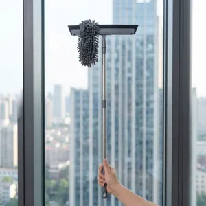 2-in-1 hoogbouw raamwisser en microvezel stofdoek gereedschap voor huishoudelijke glasreiniging.