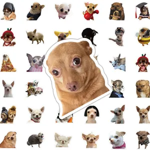 Vue détaillée de divers autocollants emoji Chihuahua drôles pour décoration imperméable