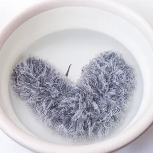 Plumero retráctil y flexible para el hogar, ideal para la limpieza diaria y el polvo.