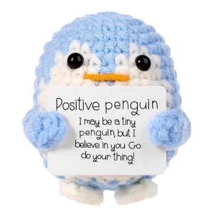 Poupée pingouin au crochet faite main avec carte de citation positive pour cadeau