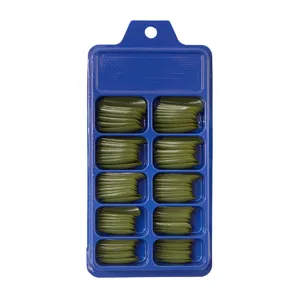 Juego completo de uñas postizas largas de bailarina verde oliva en caja de plástico azul