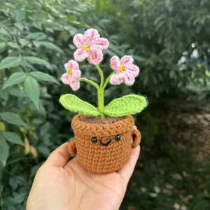 Handgemachte Häkel-Topfpflanze, süße emotionale Unterstützung Blume für Tisch und Geschenk.