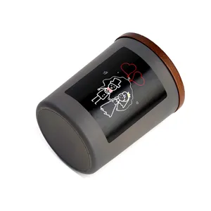 Bougie parfumée en verre noir mat avec couvercle en bois, design de couple romantique pour offrir.