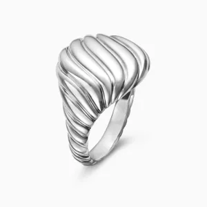 Elegant French style 18K white gold pleated ring with unique twisted croissant texture
