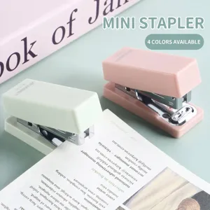 Tragbares Mini-Heftgerät-Set in Rosa und Creme für die Organisation des Schreibtisches
