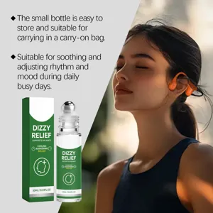 Dettaglio flacone olio a sfera, cura del benessere portatile e applicazione pratica.