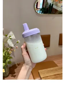 Gobelet à eau en plastique minimaliste de grande capacité avec couvercle violet