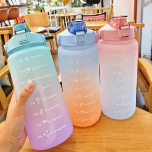 Bouteille d'Eau en Plastique Sport Dégradé Grande Capacité Tasse Spatiale Givrée Gourde Portable Extérieur Avec Paille Et Marqueur de Temps