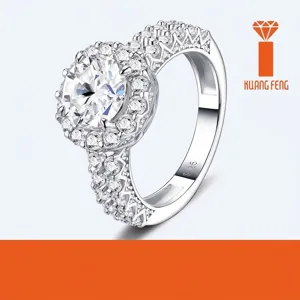 Bague de Fiançailles Luxueuse en Argent Sterling 925 avec Moissanite pour Femme Halo Coupe Ronde Micro Incrustée Bijoux Plaqués Or Blanc Certifiée GRA