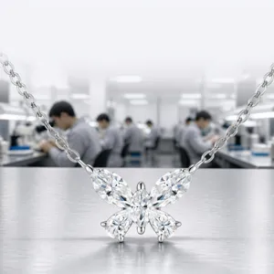 Elegante Halskette aus 925er Sterlingsilber mit funkelndem Schmetterling für Damen.