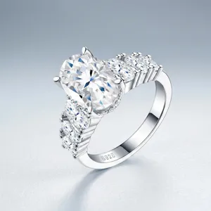 Detailed view of S925 sterling silver ring featuring a sparkling oval center stone.