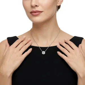 Elegante S925 Sterling Silber Moissanit Kette im Halo-Design mit Kissenanhänger
