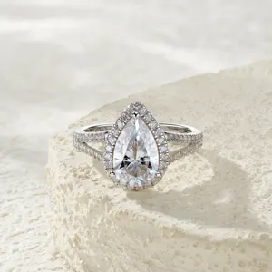 Elegante S925 sterling zilveren ring met een sprankelende peer-vormige moissaniet