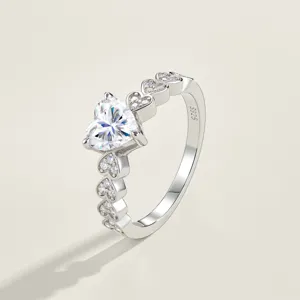 Elegante anillo de plata S925 con moissanita en forma de corazón para mujer estilo sencillo