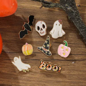 Détails des épingles en émail Halloween avec fantôme, citrouille et chauve-souris