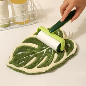 Saugfähiges Handtuch aus Korallenvlies im Monstera-Blatt-Design mit Schlaufe