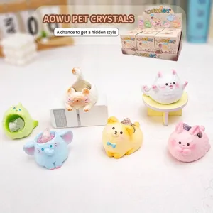 Mignon Animal de Dessin Animé en Résine Blind Box Ornement de Bureau Avec Pierre de Cristal Naturelle Style Guérison