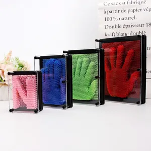 Vue détaillée des jouets de sculpture 3D en quatre tailles et couleurs vives.