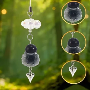 Pendentif chat fait main avec perle de cristal et breloque cœur en décor de forêt