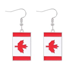 Elegante Canada vlag oorbellen met rood esdoornblad emaille op zilverkleurige basis