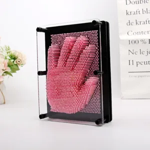 Jouet créatif d'art 3D avec empreinte de main rose dans un cadre noir pour décoration