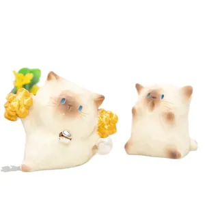 Deux adorables figurines de chat en boîte mystère pour une décoration de bureau