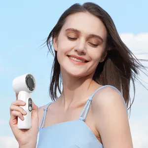 Tragbarer Handheld-Miniventilator mit Digitaldisplay USB wiederaufladbar fuer Reisen