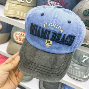 Detailansicht einer Vintage-Baumwoll-Kappe mit Miami Beach Stickerei.